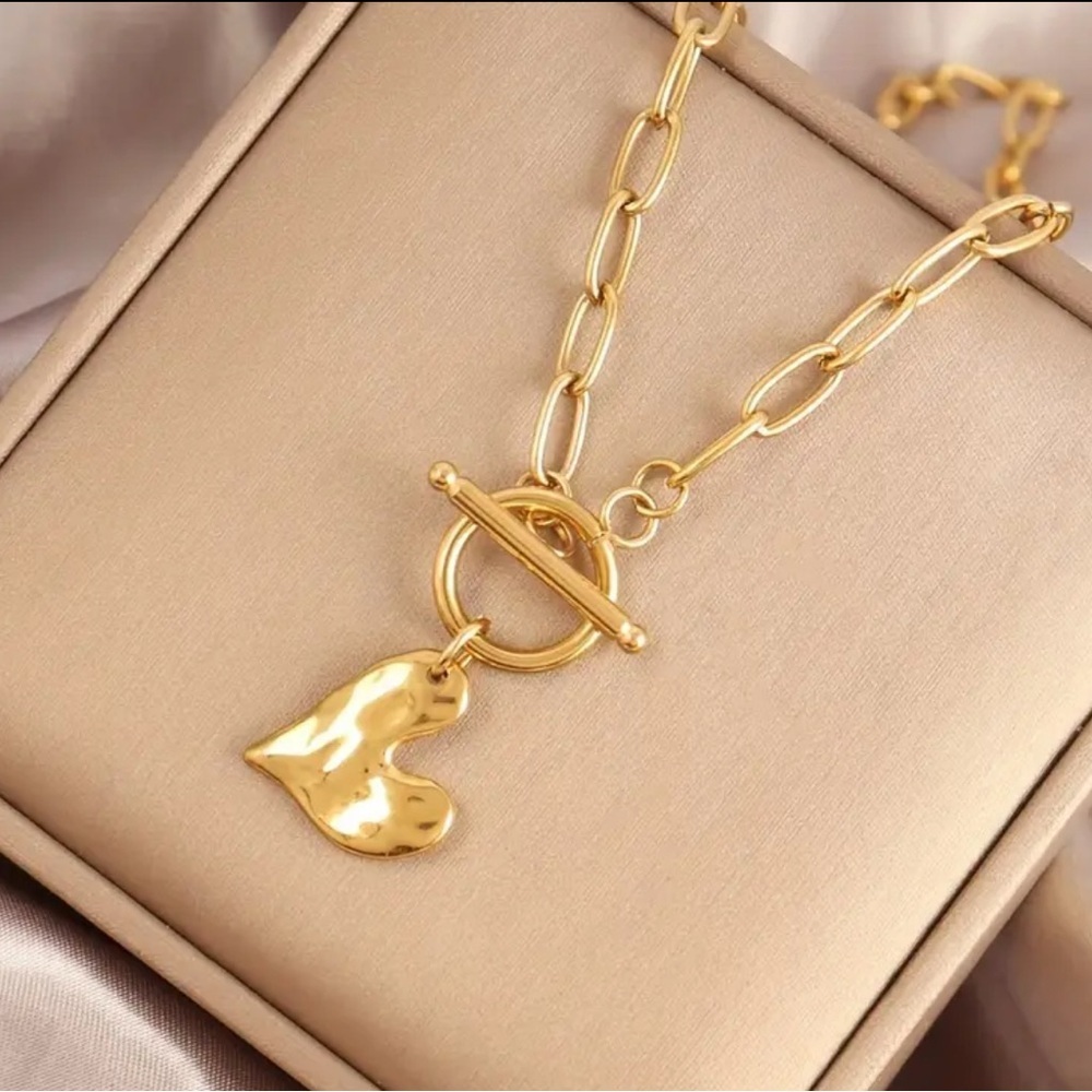 Gold Heart Pendant Necklace